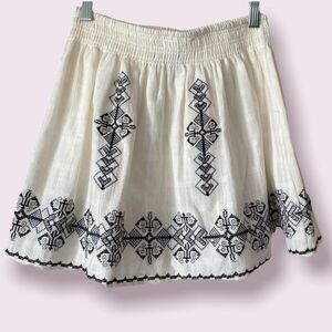 Josie Short Flowy White Decorated Skirt Size Extra Small